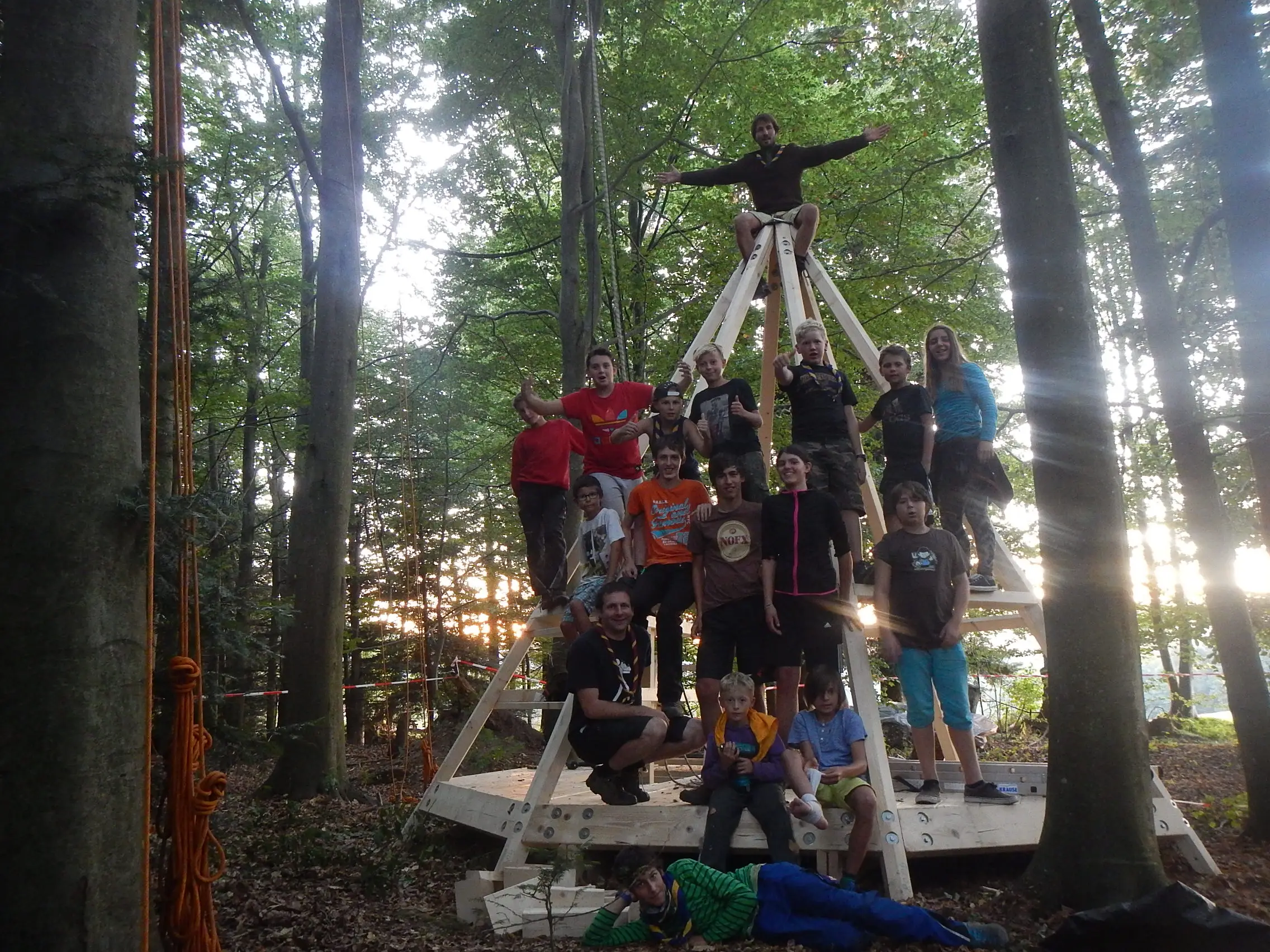 Kopie-von-.DSCN9964 Mobile Fass Sauna auf unserem Saunawagen um gemeinsam mit dem Baumhausverein zu saunieren